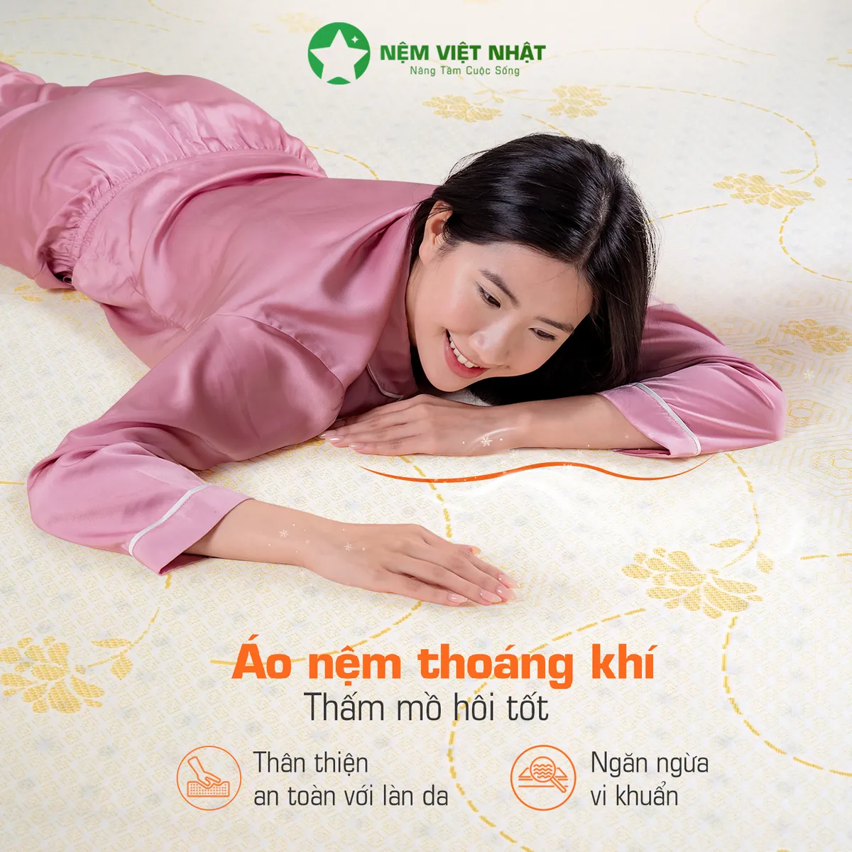 Áo gấm thêu kẻ sọc, thấm hút tốt